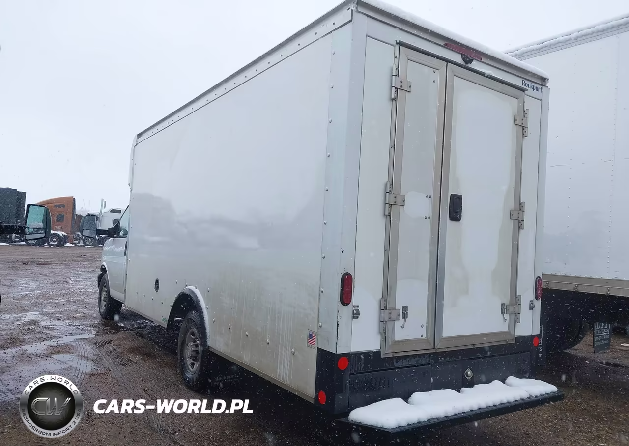 2023 Chevrolet Express Cutaway Work Van VIN:1GB0GSF75P1104102 - 3