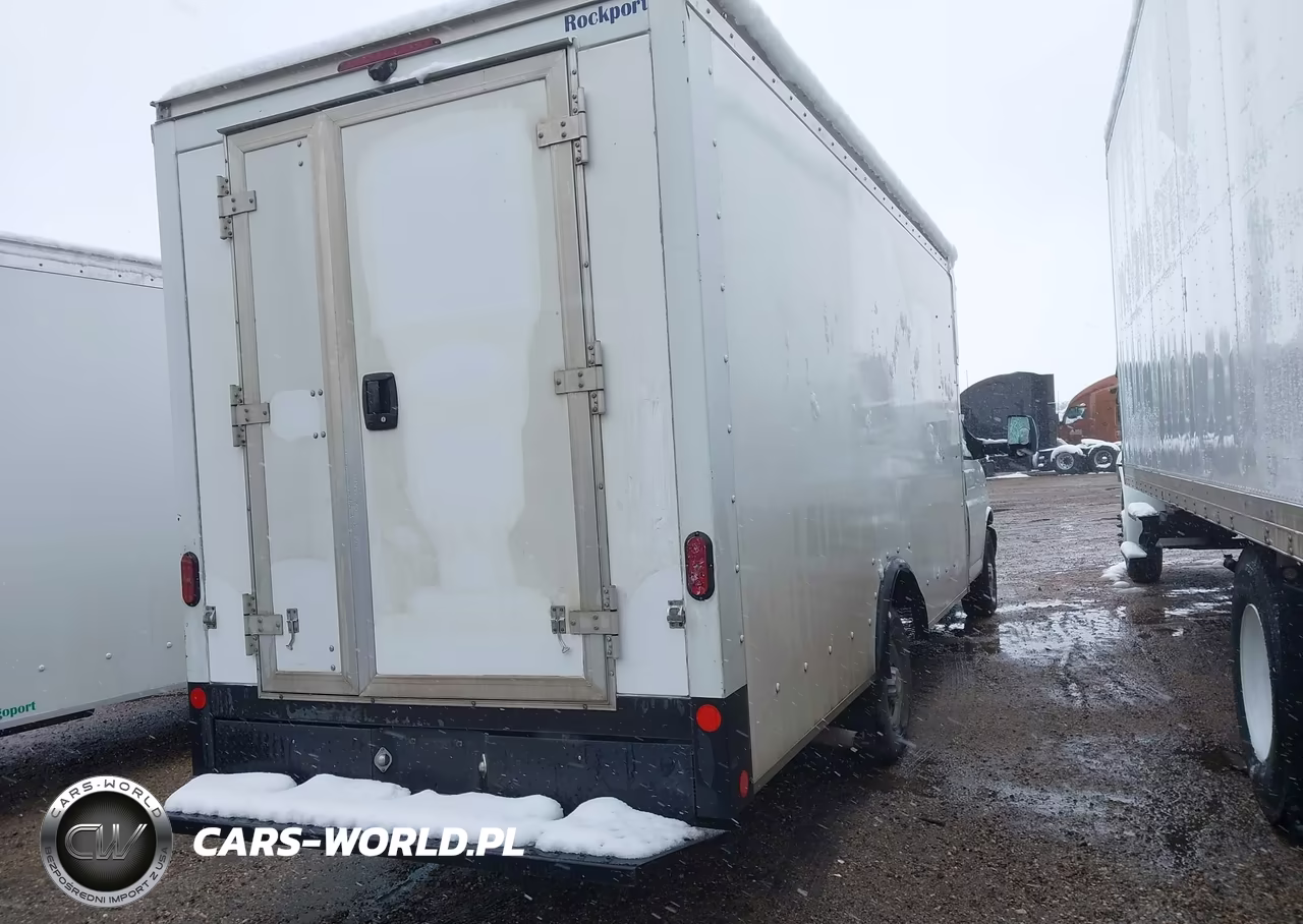 2023 Chevrolet Express Cutaway Work Van VIN:1GB0GSF75P1104102 - 4
