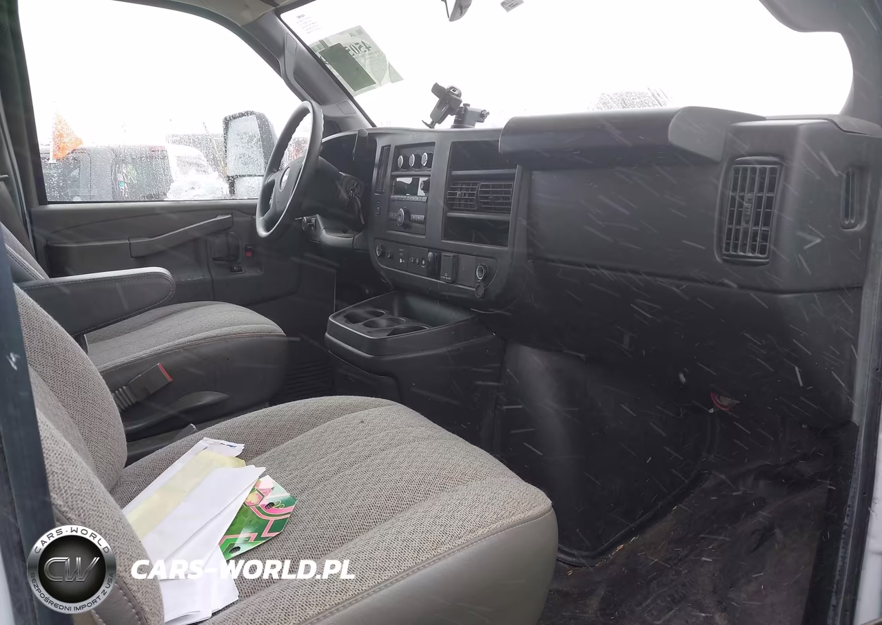2023 Chevrolet Express Cutaway Work Van VIN:1GB0GSF75P1104102 - 5