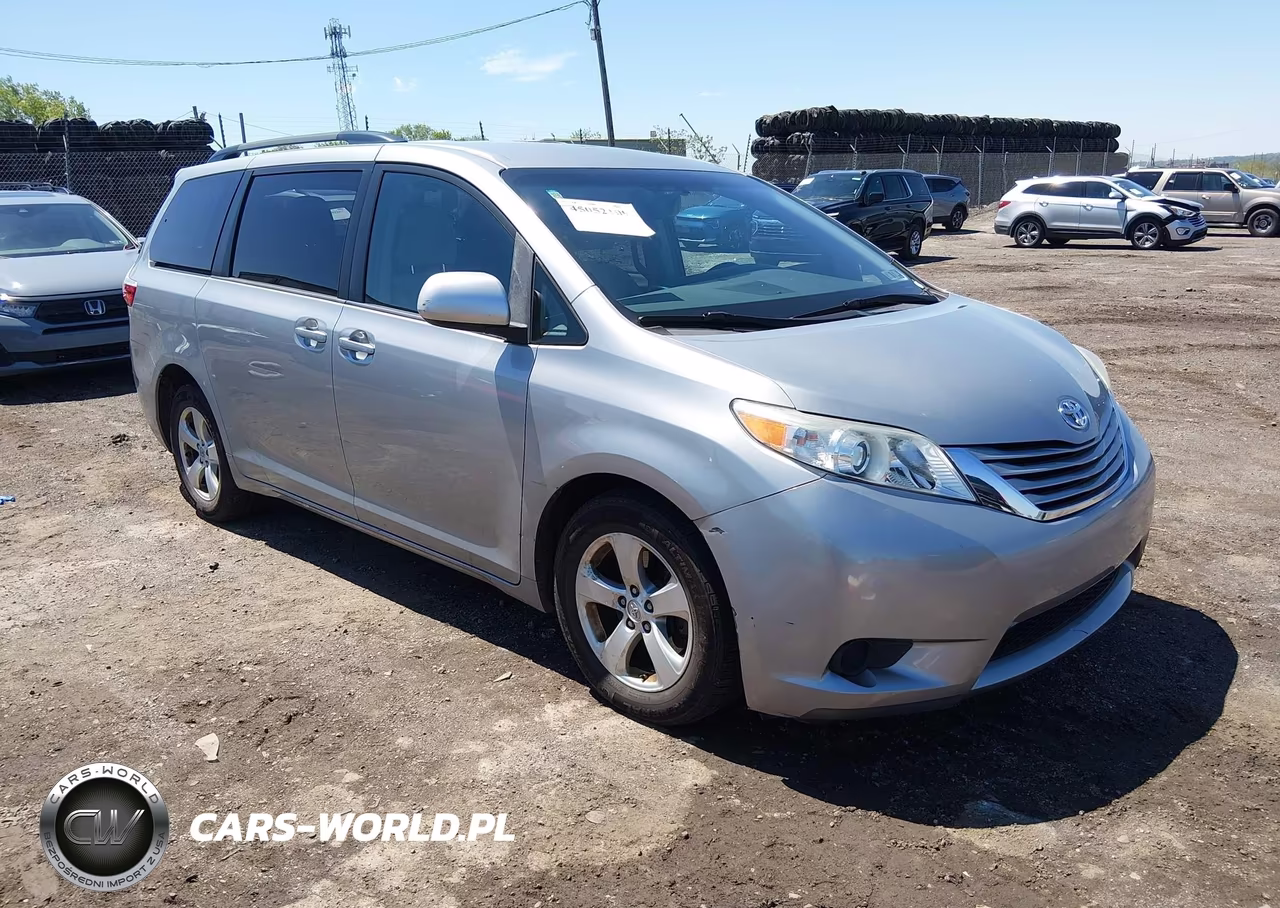 2017 Toyota Sienna Le 8 Passenger