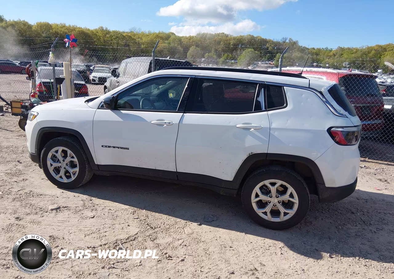 2024 Jeep Compass Latitude 4X4 VIN:3C4NJDBN0RT118777 - 14