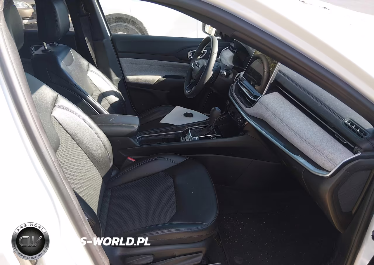 2024 Jeep Compass Latitude 4X4 VIN:3C4NJDBN0RT118777 - 5