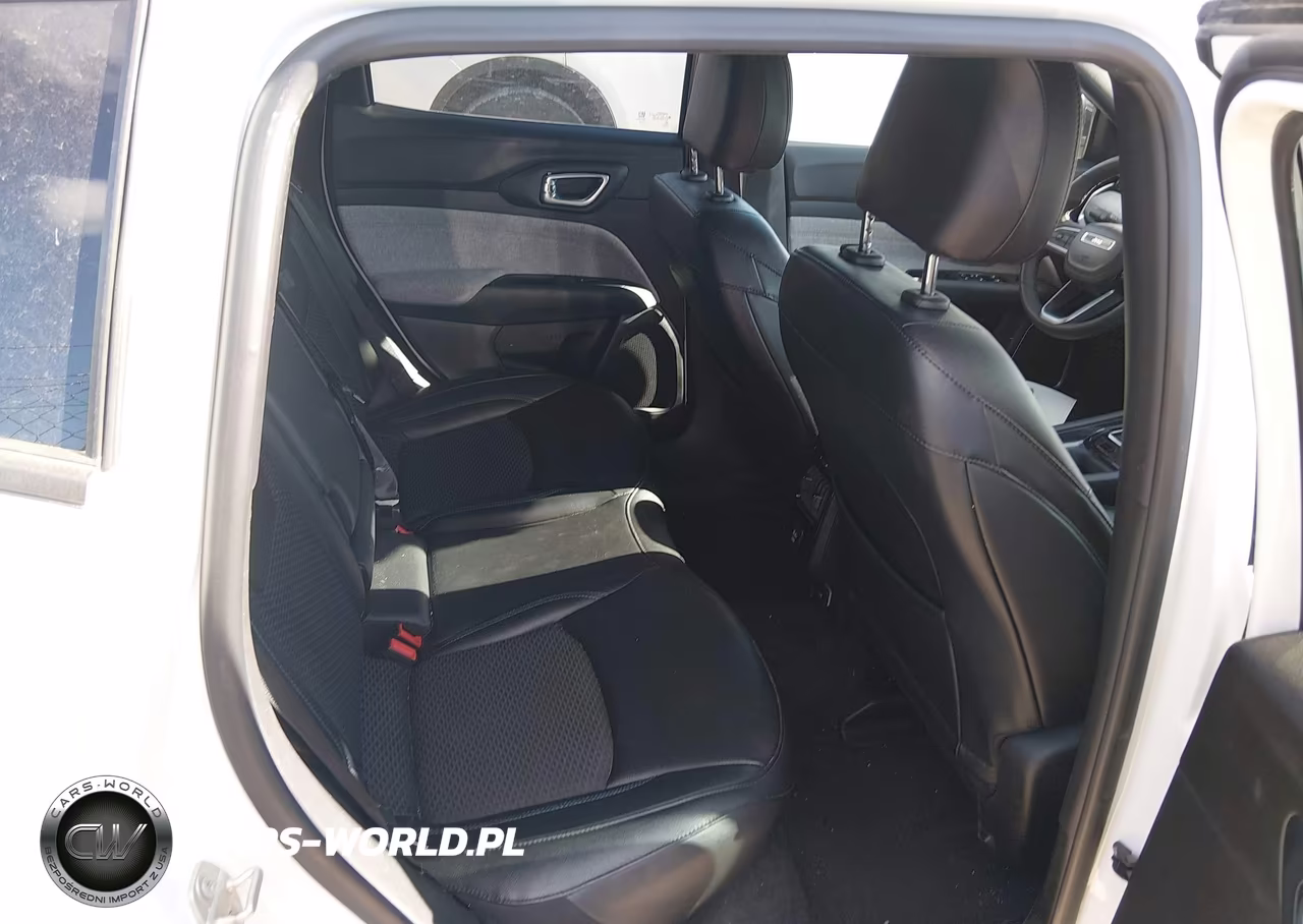 2024 Jeep Compass Latitude 4X4 VIN:3C4NJDBN0RT118777 - 8