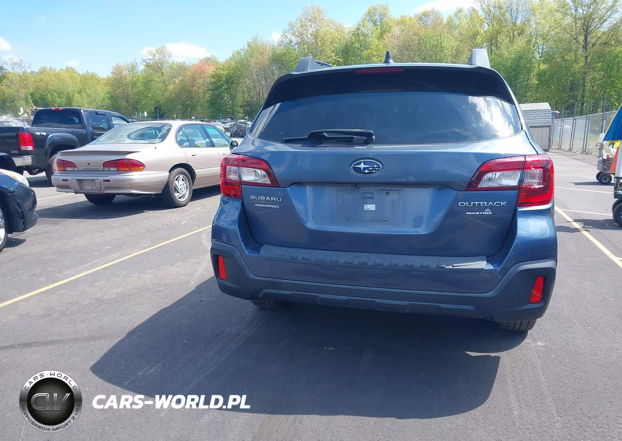 2018 Subaru Outback 2.5I Premium VIN:4S4BSAFC6J3319828 - 16