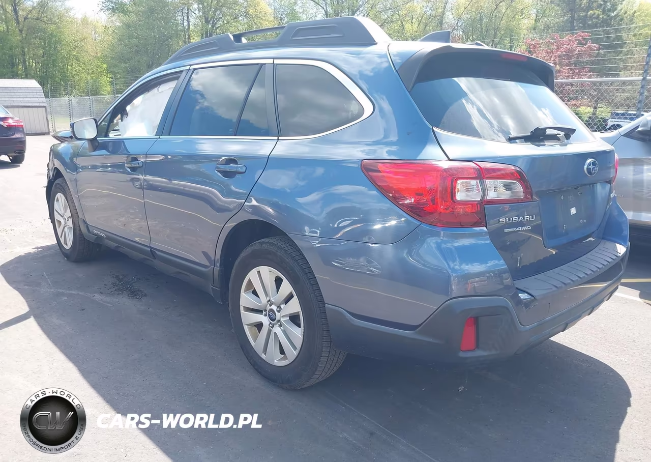 2018 Subaru Outback 2.5I Premium VIN:4S4BSAFC6J3319828 - 3