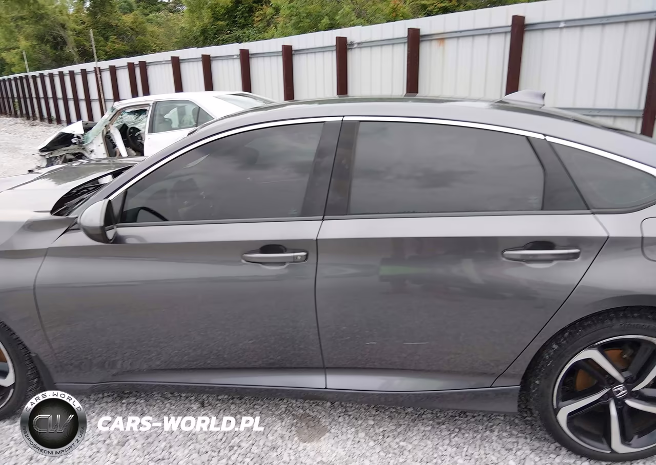 2018 Honda Accord Sport VIN:1HGCV1F36JA187621 - 15
