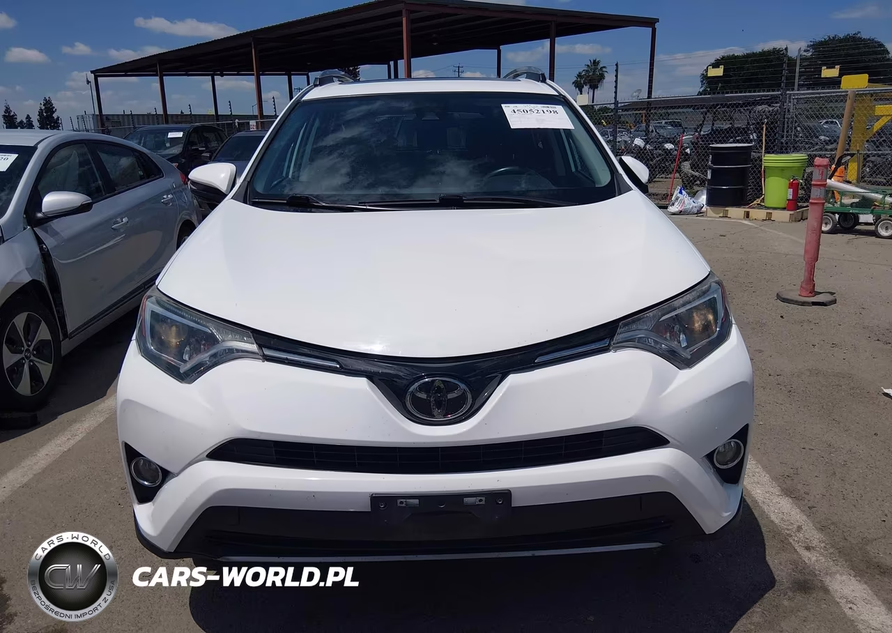 2018 Toyota Rav4 Xle VIN:2T3RFREV0JW812118 - 12