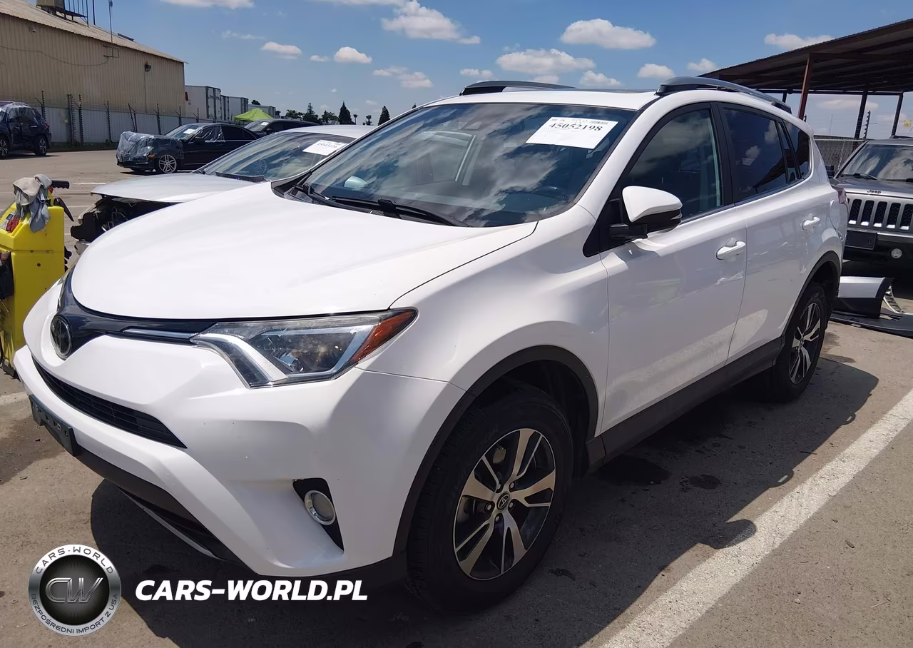 2018 Toyota Rav4 Xle VIN:2T3RFREV0JW812118 - 2