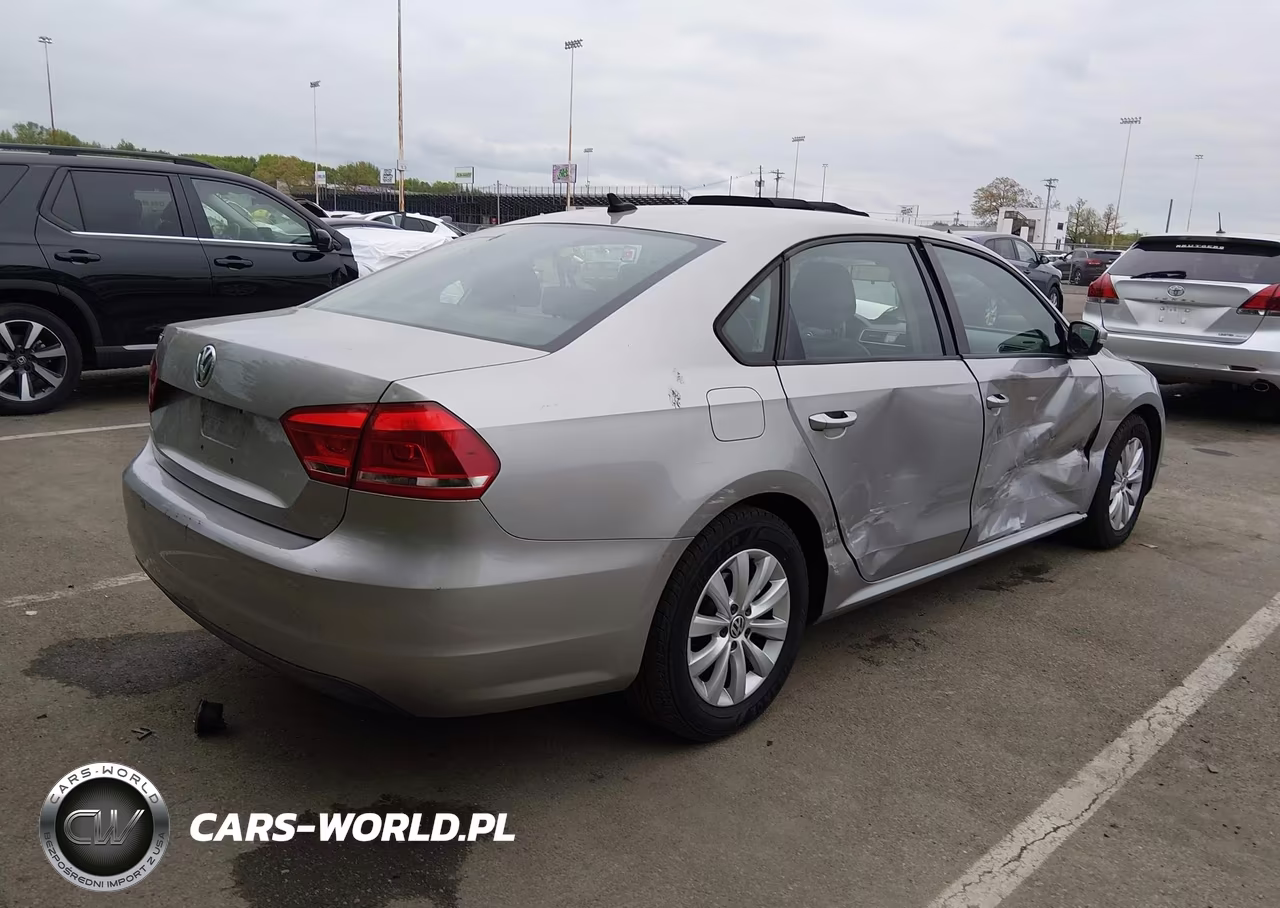 2014 Volkswagen Passat 2.5L Wolfsburg Edition VIN:1VWAP7A30EC005459 - 4