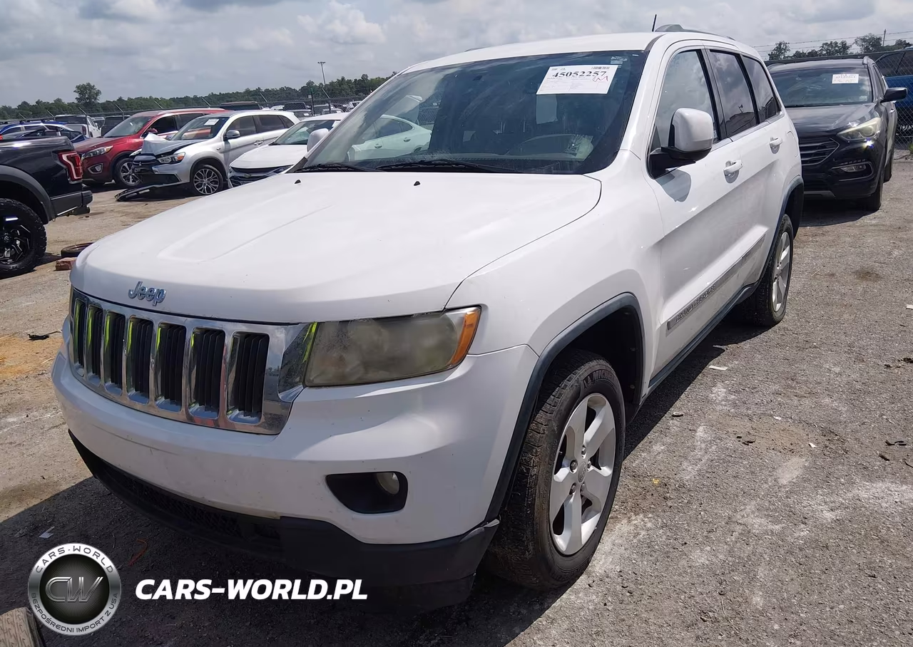 2013 Jeep Grand Cherokee Laredo VIN:1C4RJEAG3DC517102 - 2
