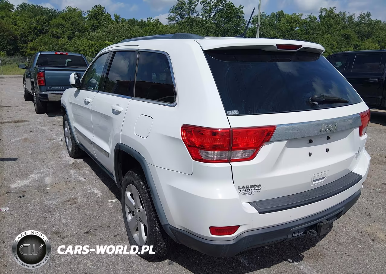 2013 Jeep Grand Cherokee Laredo VIN:1C4RJEAG3DC517102 - 3