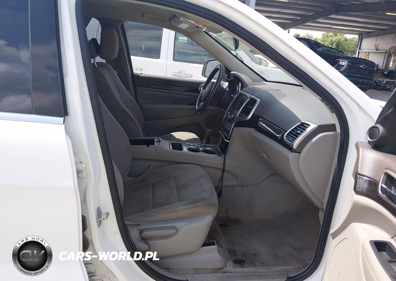 2013 Jeep Grand Cherokee Laredo VIN:1C4RJEAG3DC517102 - 5