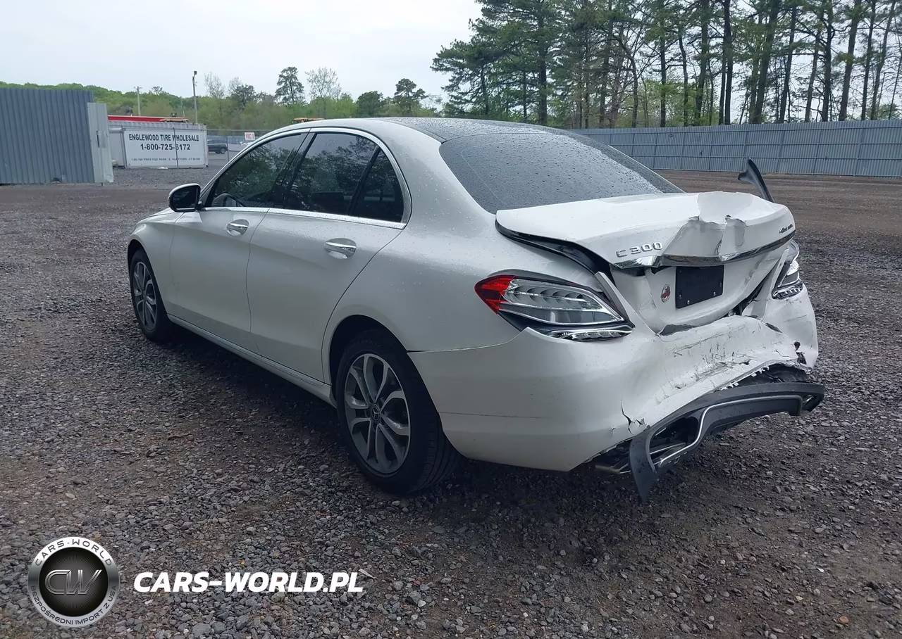 2017 Mercedes-Benz C 300 4Matic VIN:55SWF4KB8HU187675 - 3