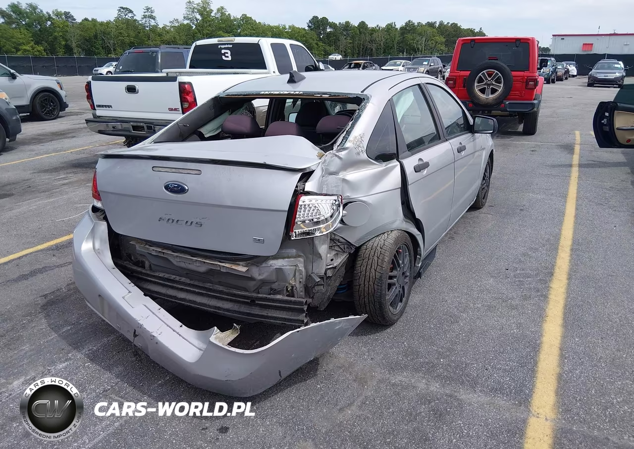 2011 Ford Focus Se VIN:1FAHP3FN8BW147594 - 4