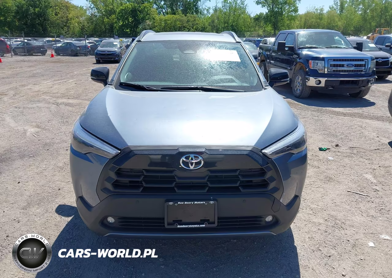 2026 Toyota Corolla Cross Xle VIN:7MUDAABGXTV168072 - 12