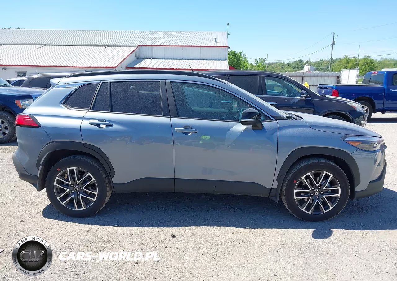 2026 Toyota Corolla Cross Xle VIN:7MUDAABGXTV168072 - 13