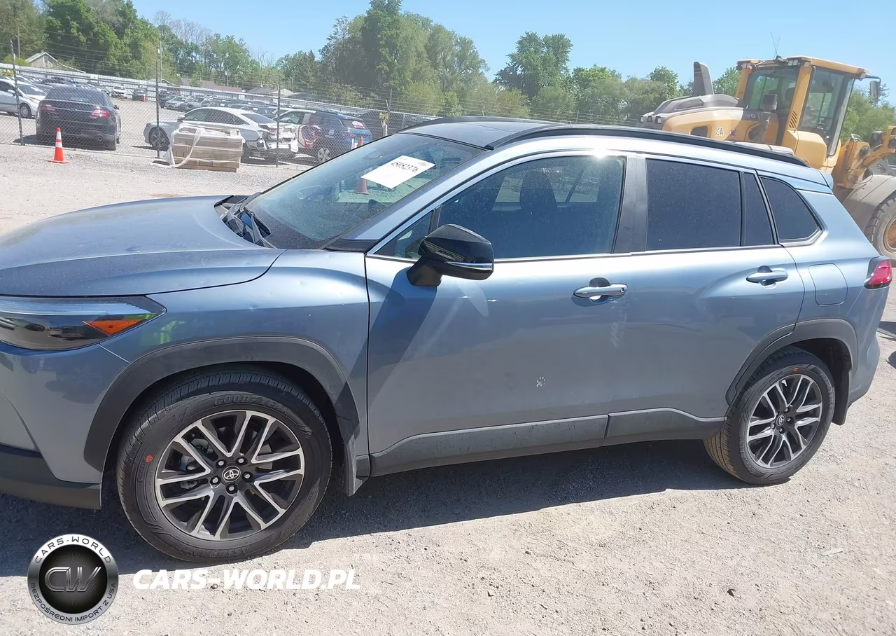 2026 Toyota Corolla Cross Xle VIN:7MUDAABGXTV168072 - 14