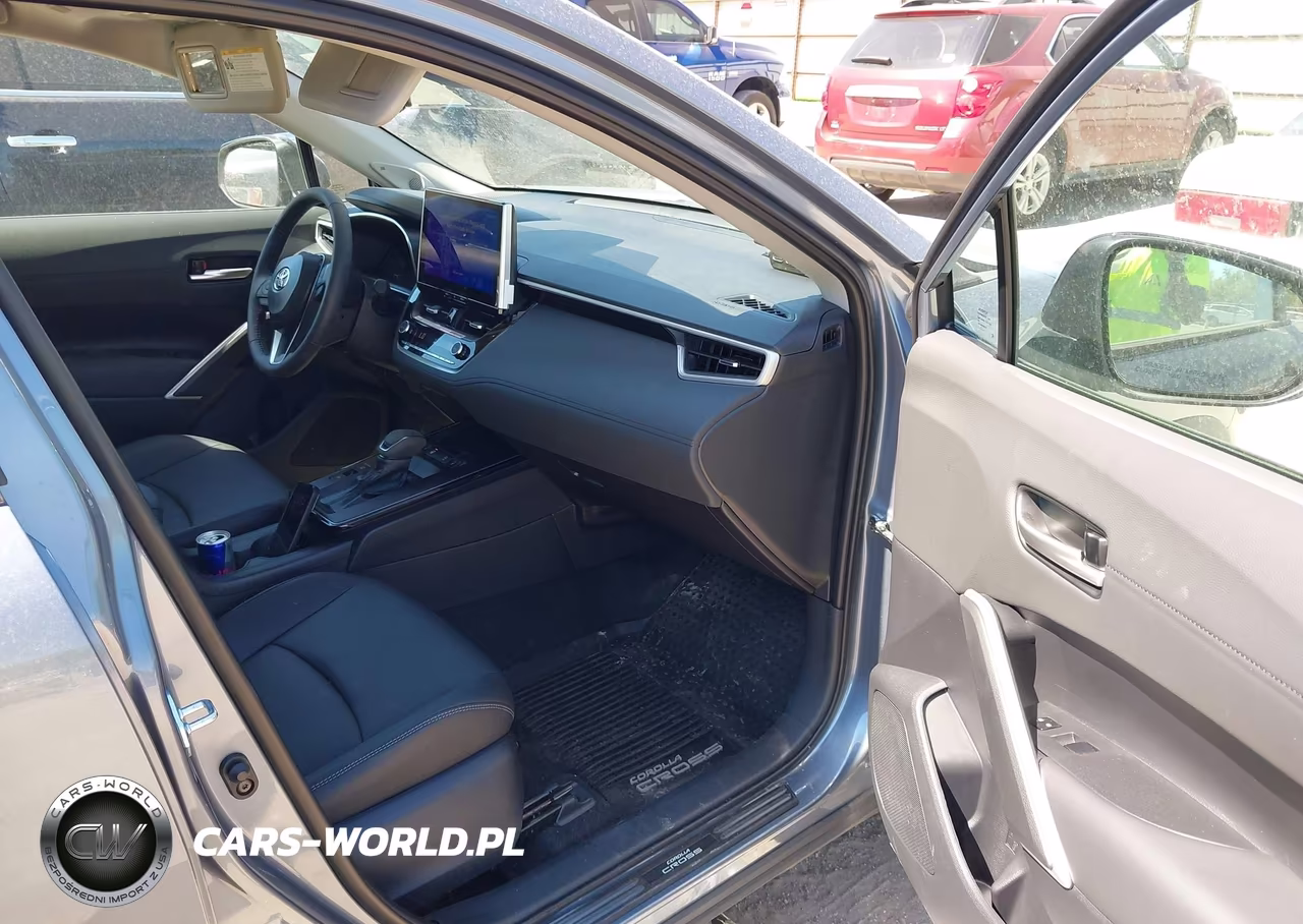 2026 Toyota Corolla Cross Xle VIN:7MUDAABGXTV168072 - 5