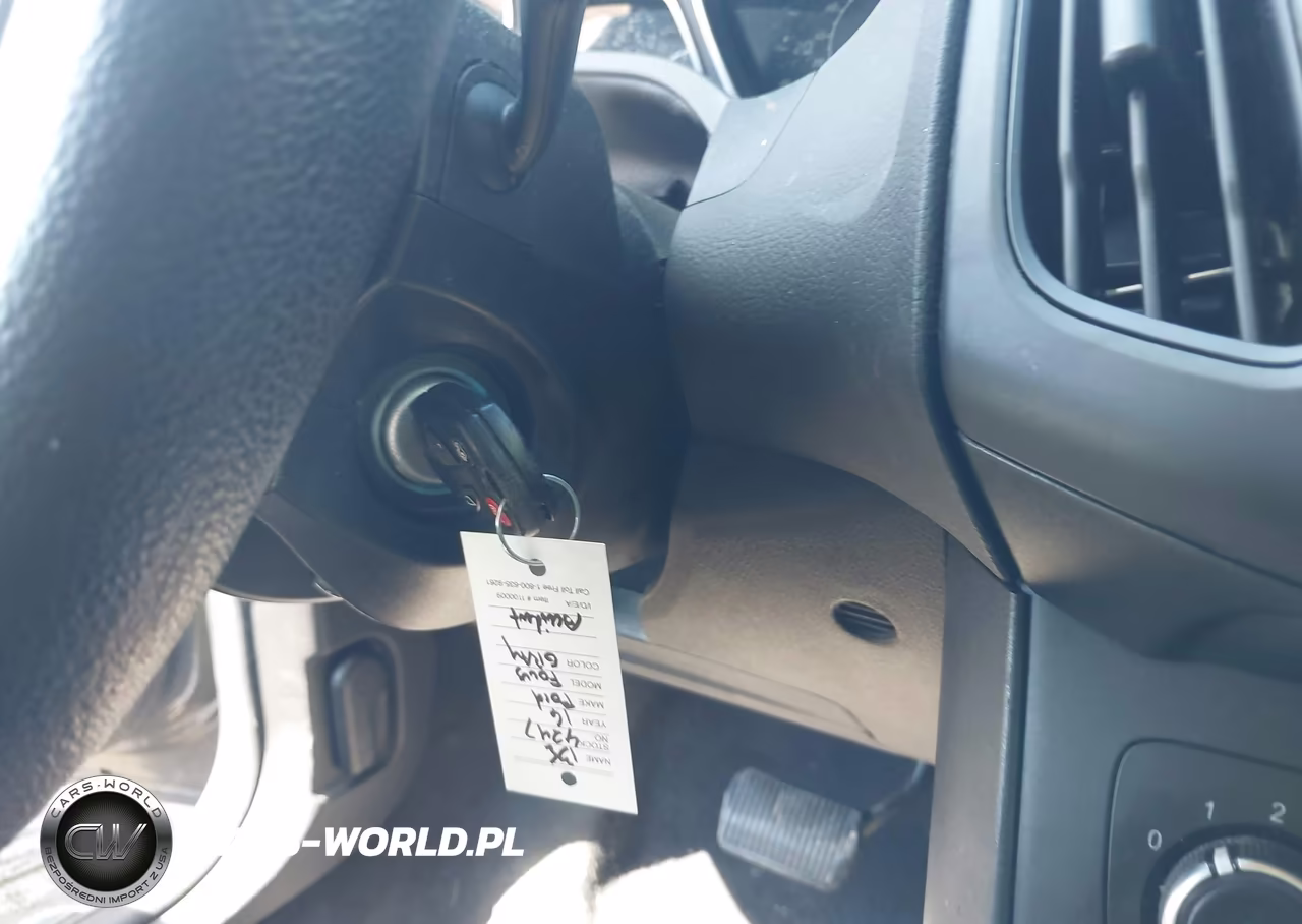 2016 Ford Focus Se VIN:1FADP3F27GL354247 - 11