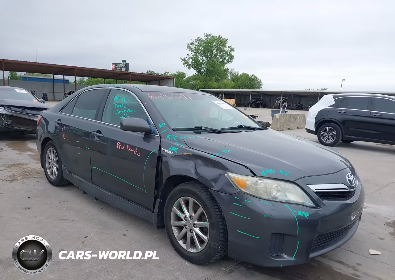 TOYOTA CAMRY HYBRID