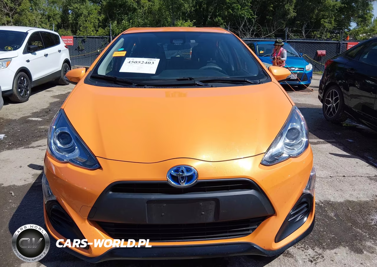 2017 Toyota Prius C Two VIN:JTDKDTB36H1593892 - 13