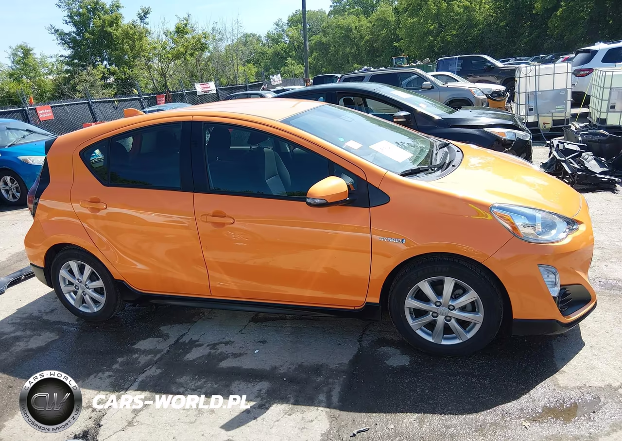 2017 Toyota Prius C Two VIN:JTDKDTB36H1593892 - 14