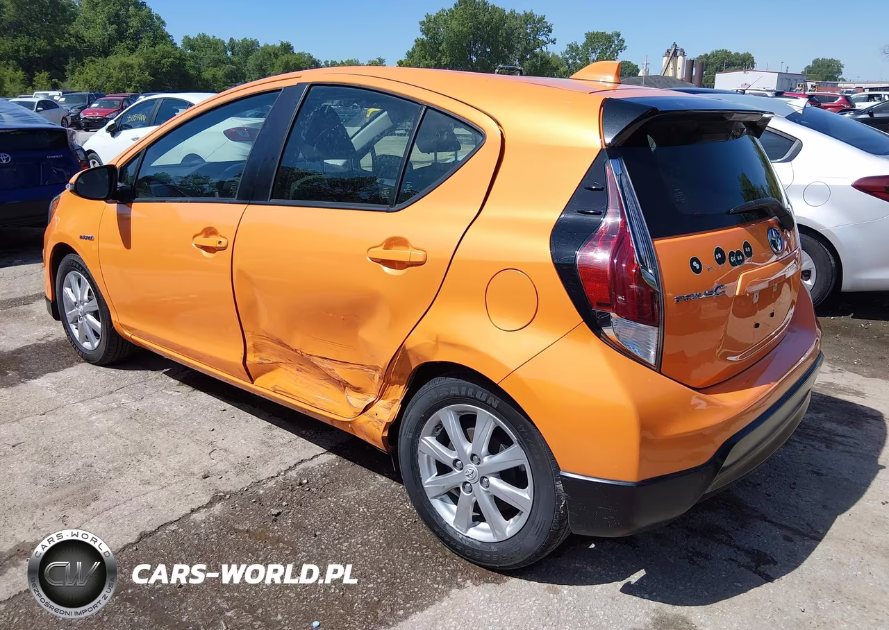2017 Toyota Prius C Two VIN:JTDKDTB36H1593892 - 3