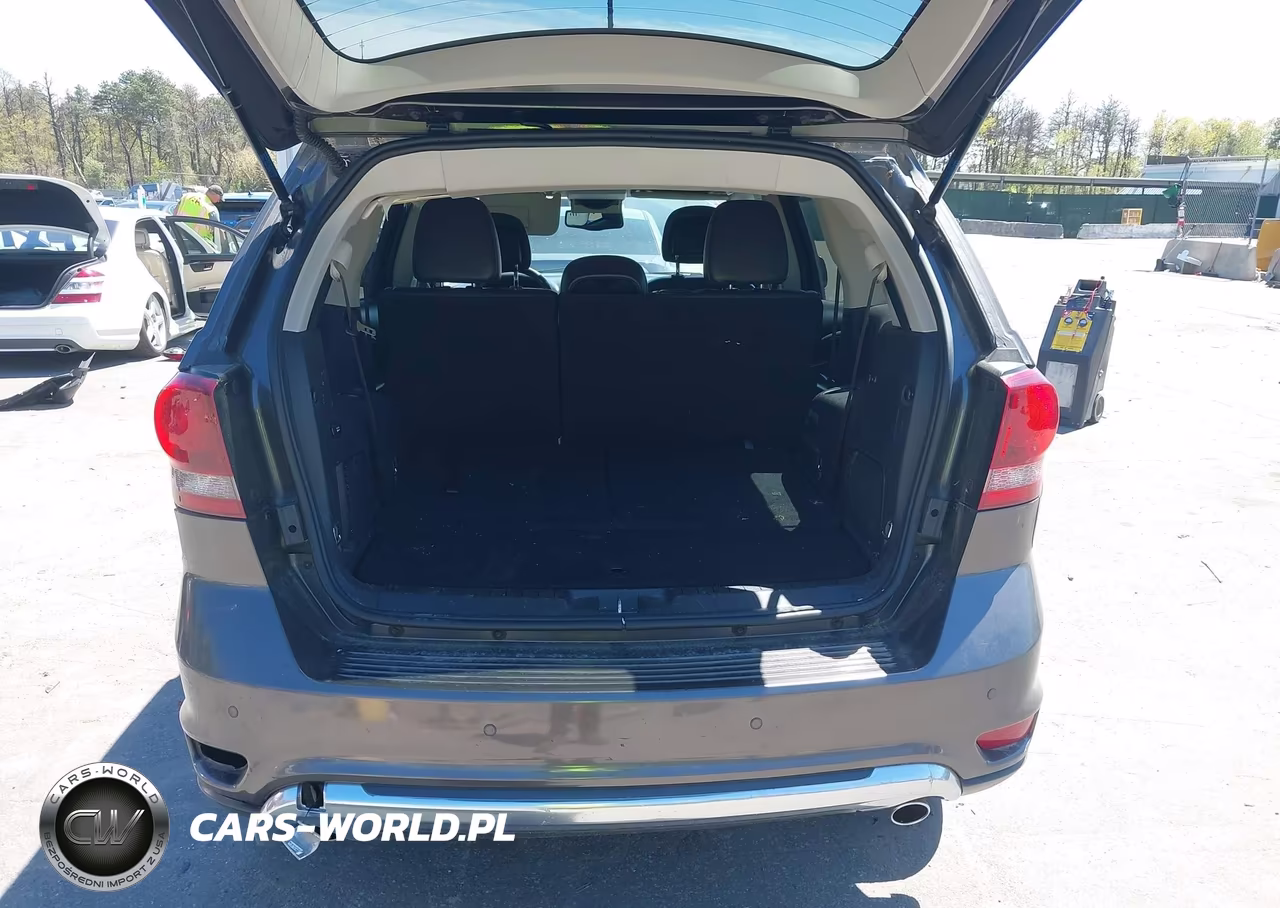 2017 Dodge Journey Crossroad Plus Awd VIN:3C4PDDGG2HT563000 - 17
