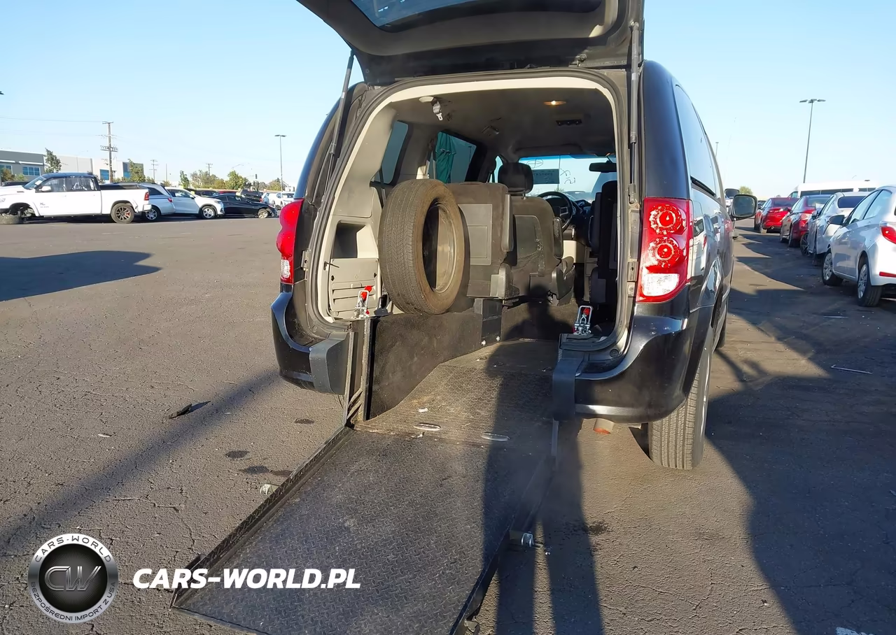 2016 Dodge Grand Caravan American Value Pkg VIN:2C4RDGBG2GR364743 - 14