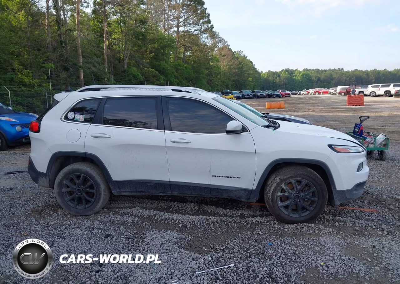 2016 Jeep Cherokee Latitude VIN:1C4PJMCS6GW237258 - 13