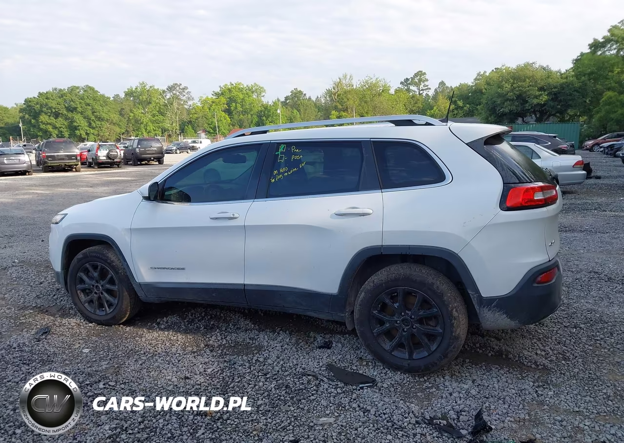 2016 Jeep Cherokee Latitude VIN:1C4PJMCS6GW237258 - 14