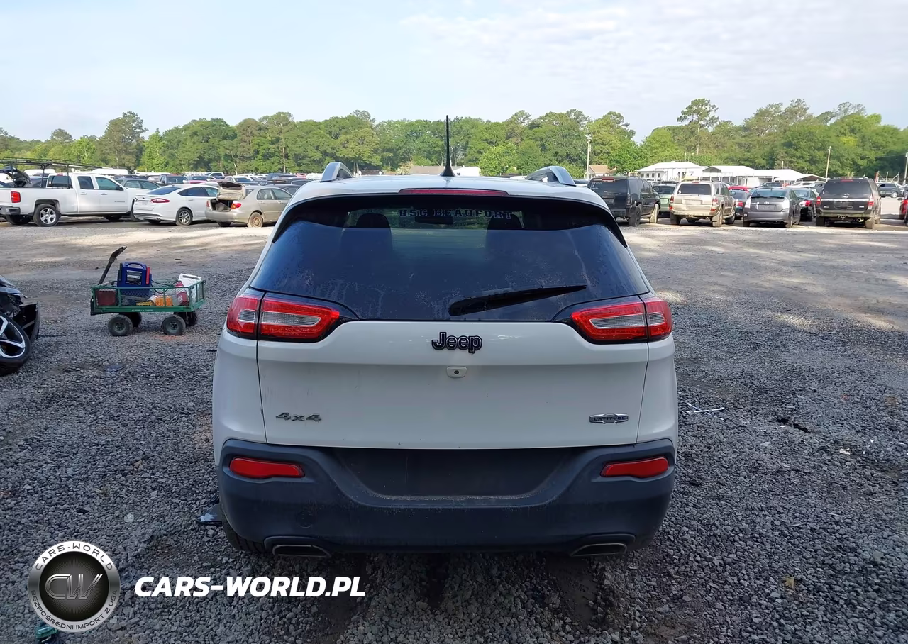 2016 Jeep Cherokee Latitude VIN:1C4PJMCS6GW237258 - 16