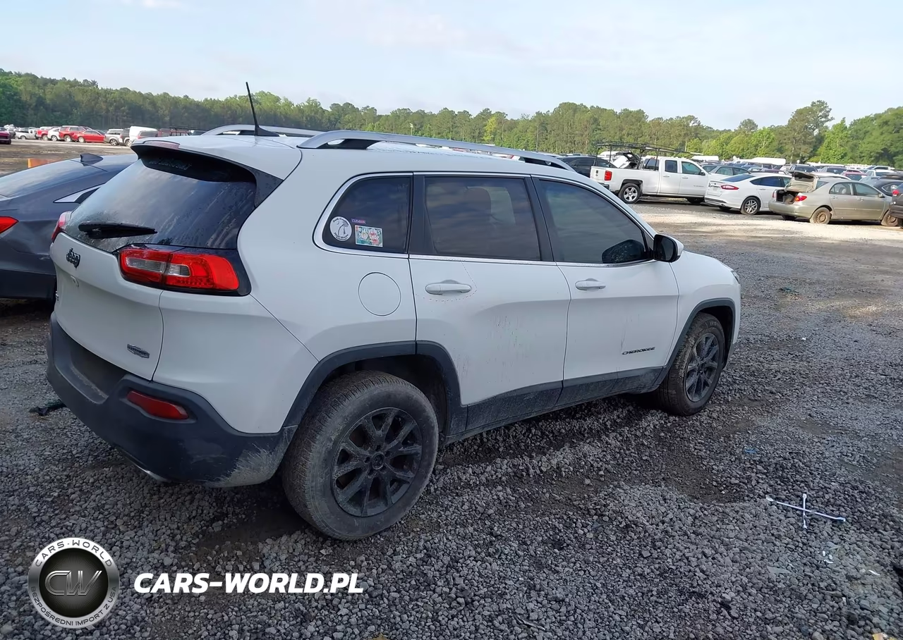 2016 Jeep Cherokee Latitude VIN:1C4PJMCS6GW237258 - 4