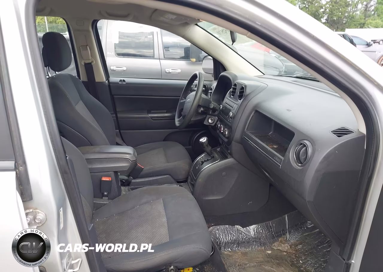 2010 Jeep Compass Sport VIN:1J4NT4FB9AD554025 - 5