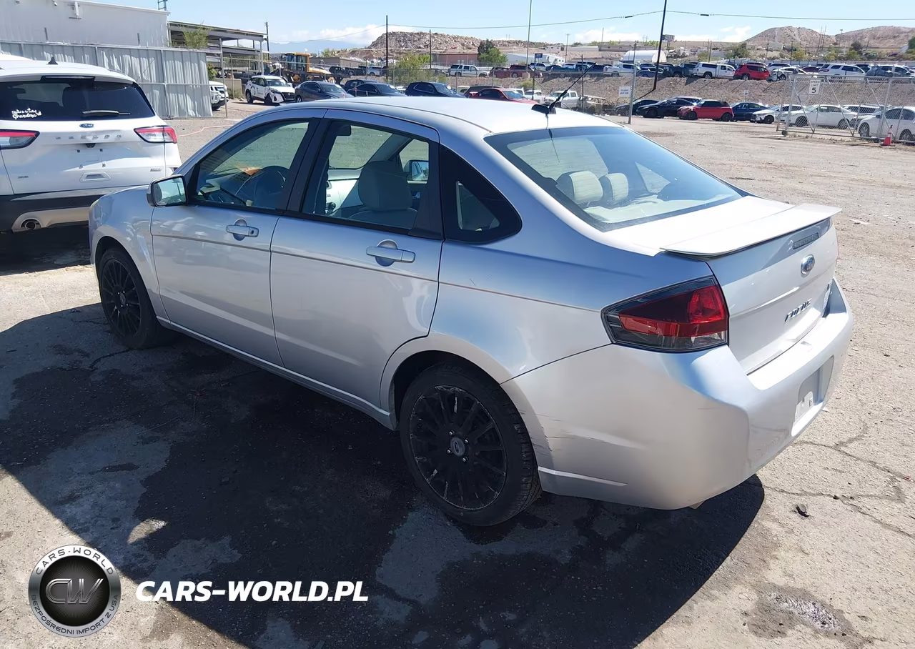 2010 Ford Focus Ses VIN:1FAHP3GN3AW169743 - 3
