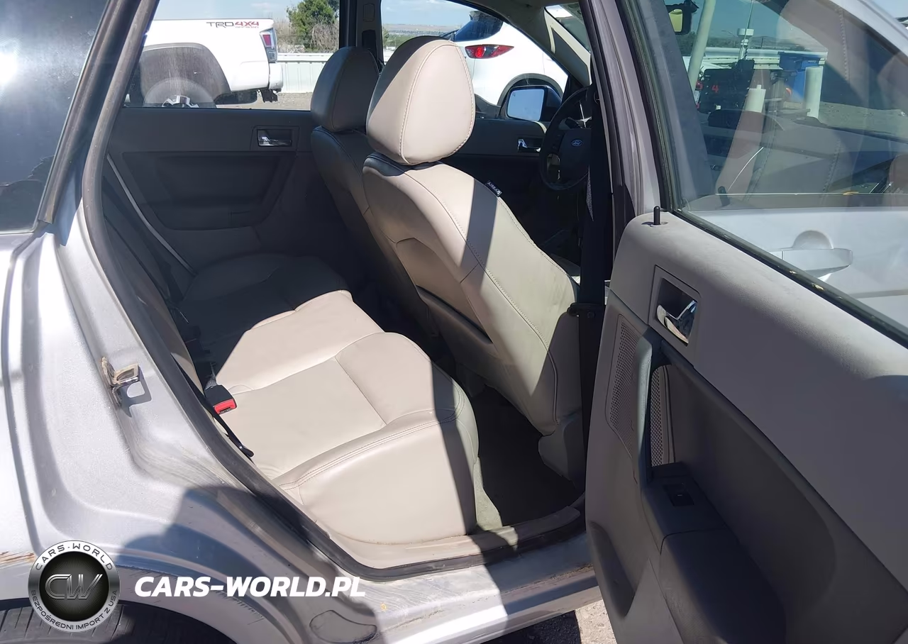 2010 Ford Focus Ses VIN:1FAHP3GN3AW169743 - 8