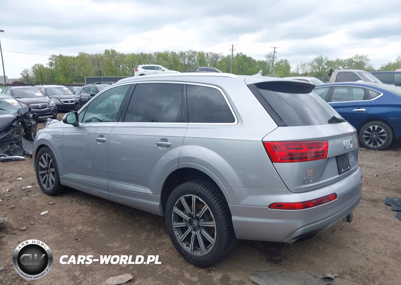 2017 Audi Q7 3.0T Premium VIN:WA1VAAF7XHD003578 - 3