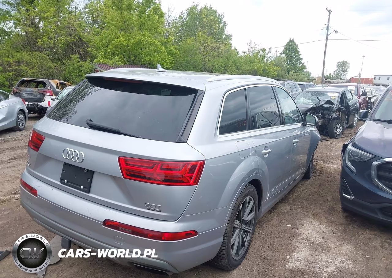 2017 Audi Q7 3.0T Premium VIN:WA1VAAF7XHD003578 - 4