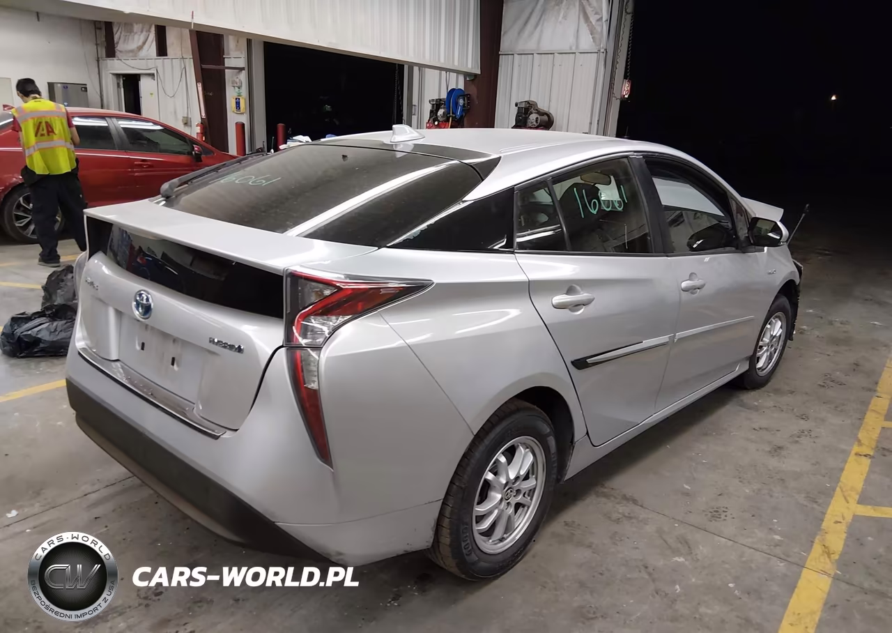 2017 Toyota Prius Three VIN:JTDKARFU3H3038238 - 4