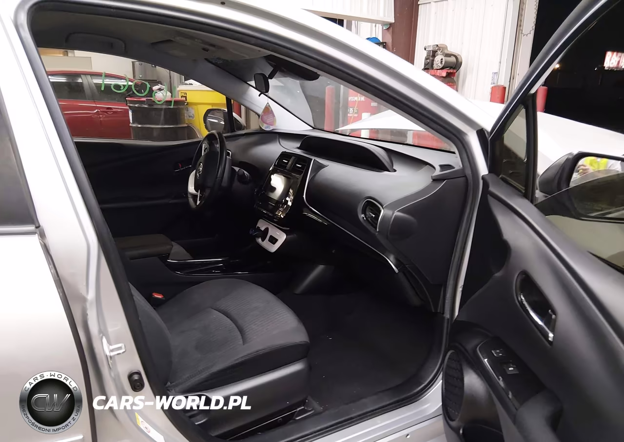 2017 Toyota Prius Three VIN:JTDKARFU3H3038238 - 5