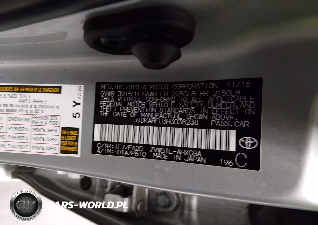 2017 Toyota Prius Three VIN:JTDKARFU3H3038238 - 9