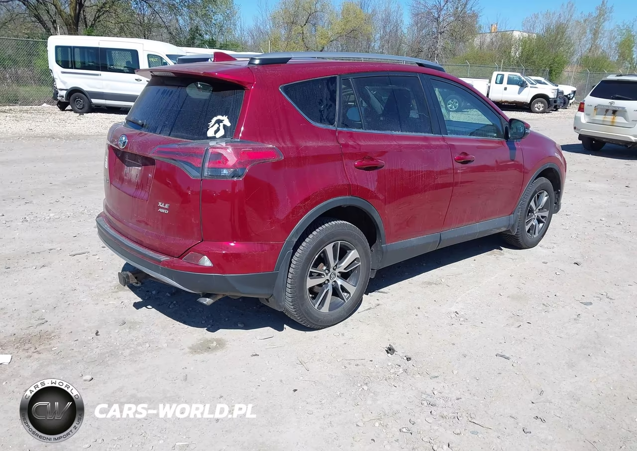 2018 Toyota Rav4 Xle VIN:2T3RFREV8JW762360 - 4