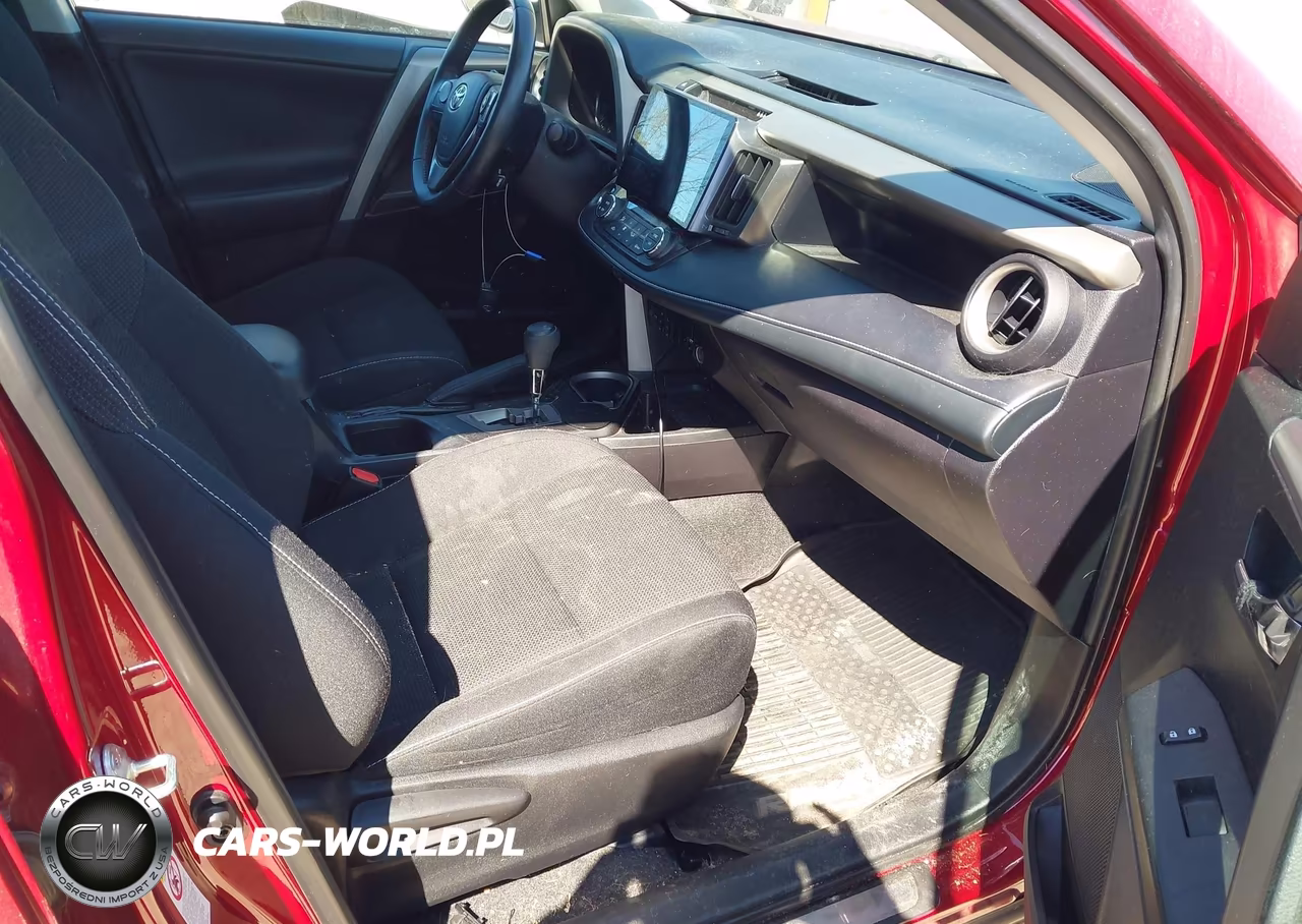2018 Toyota Rav4 Xle VIN:2T3RFREV8JW762360 - 5