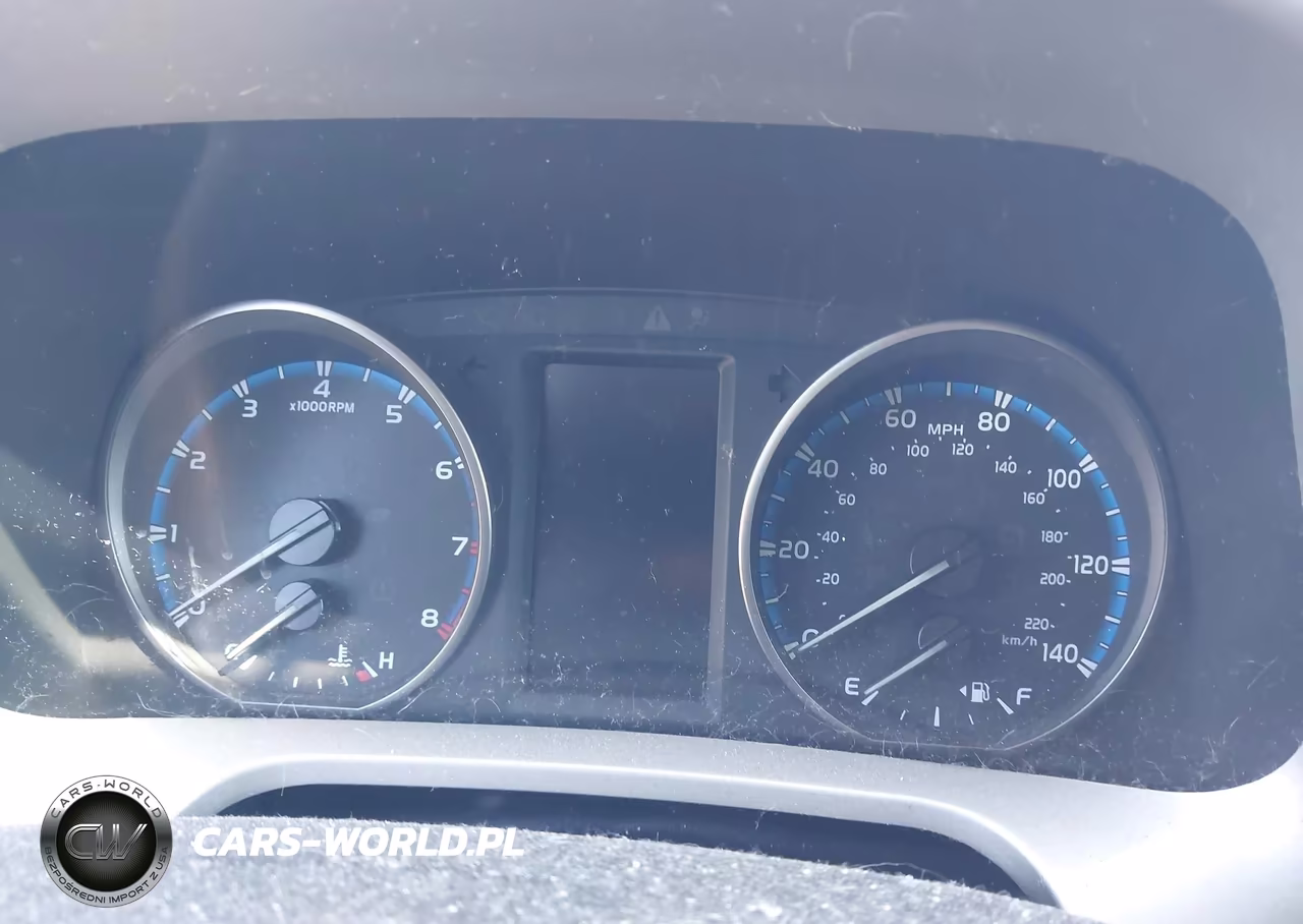2018 Toyota Rav4 Xle VIN:2T3RFREV8JW762360 - 7
