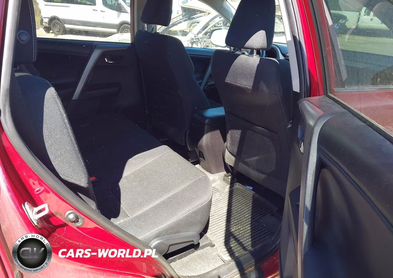 2018 Toyota Rav4 Xle VIN:2T3RFREV8JW762360 - 8