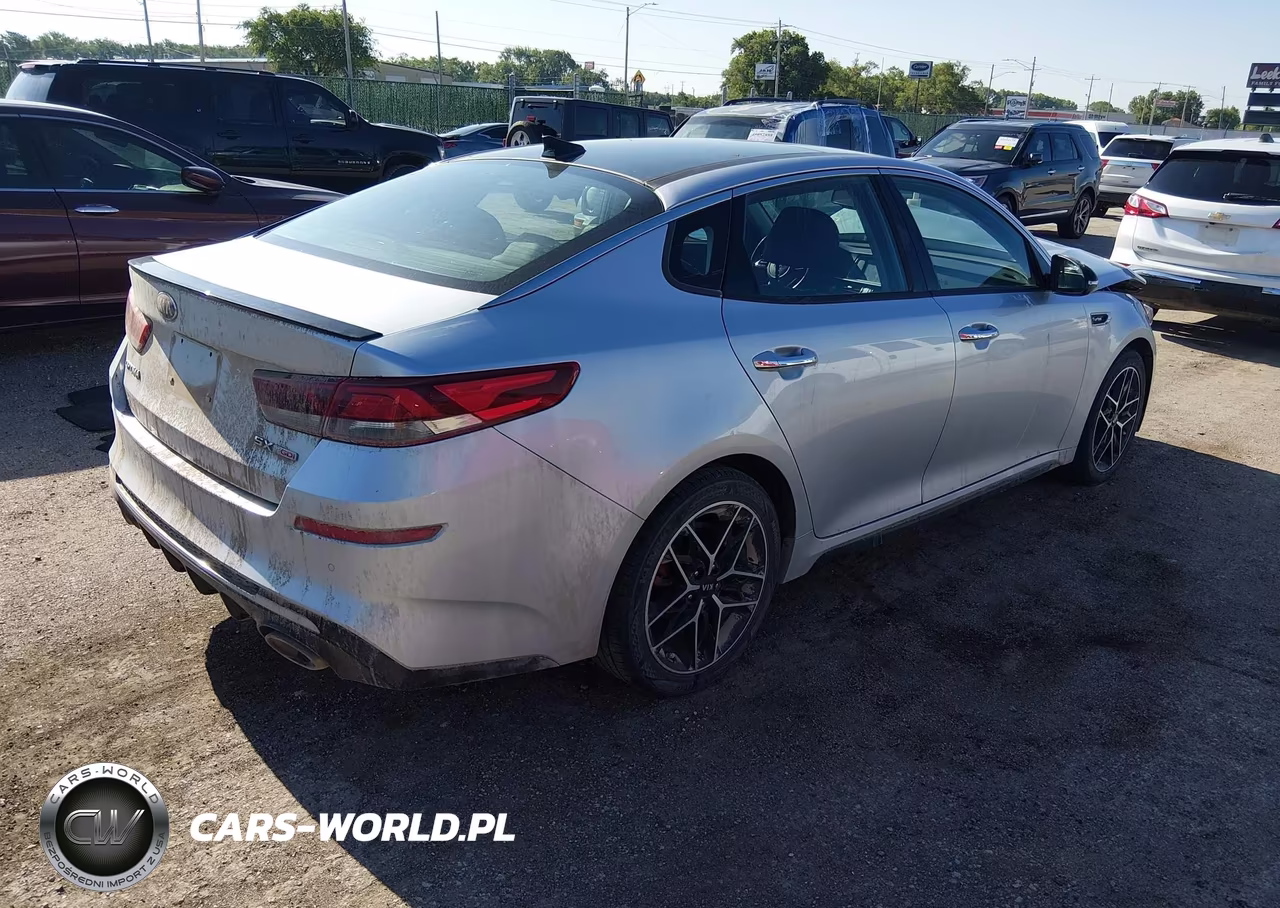 2019 Kia Optima Sx Turbo VIN:5XXGW4L20KG365765 - 4