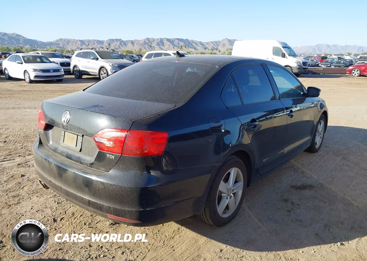 2011 Volkswagen Jetta 2.0L Tdi Le VIN:3VWLL7AJXBM076052 - 4