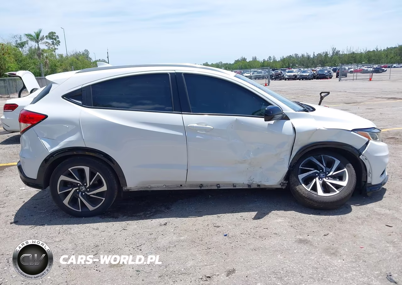 2019 Honda Hr-V Sport VIN:3CZRU5H16KM704459 - 13