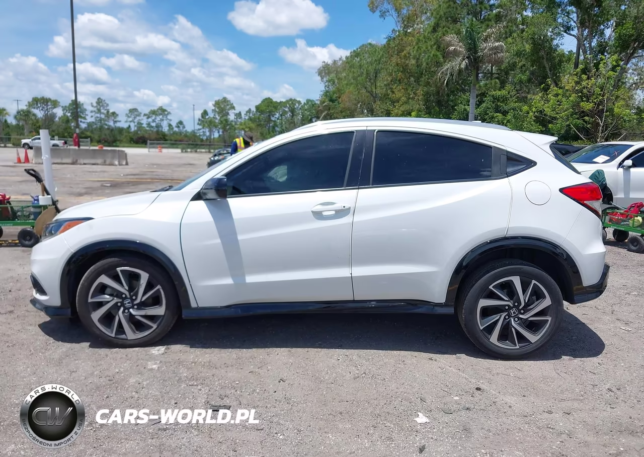 2019 Honda Hr-V Sport VIN:3CZRU5H16KM704459 - 14