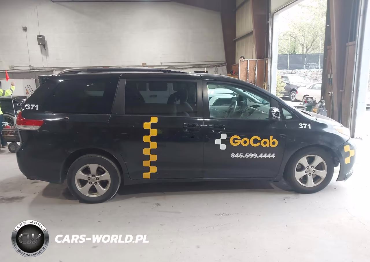 2011 Toyota Sienna Le V6 VIN:5TDKK3DC2BS051055 - 13